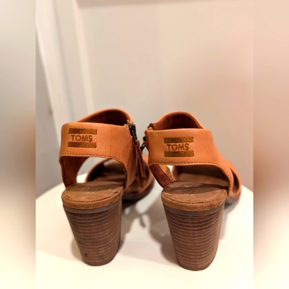 TOMS Women's Weave Heel Sandal, Brown Leather, Size 9 - Picture 2 of 6